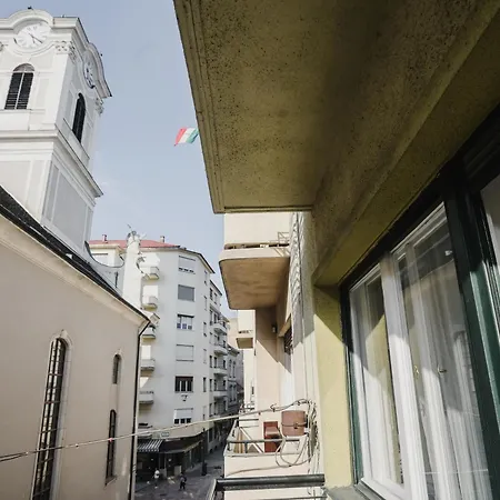 Lejlighed New 1bdr Modern Bauhaus Flat