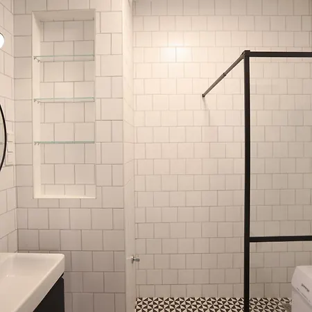 New 1bdr Modern Bauhaus Flat Lejlighed Budapest