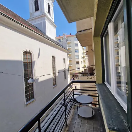 Lejlighed New 1bdr Modern Bauhaus Flat *