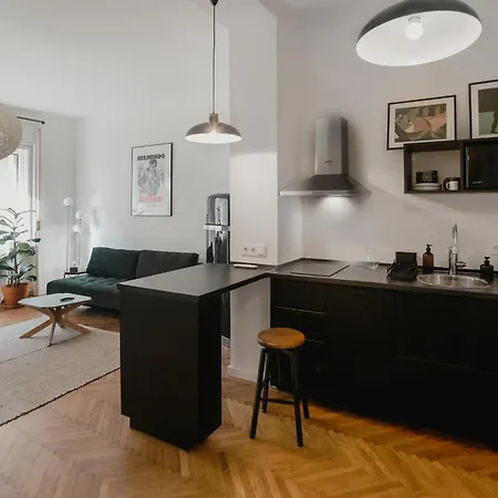 Apartamento New 1bdr Modern Bauhaus Flat *